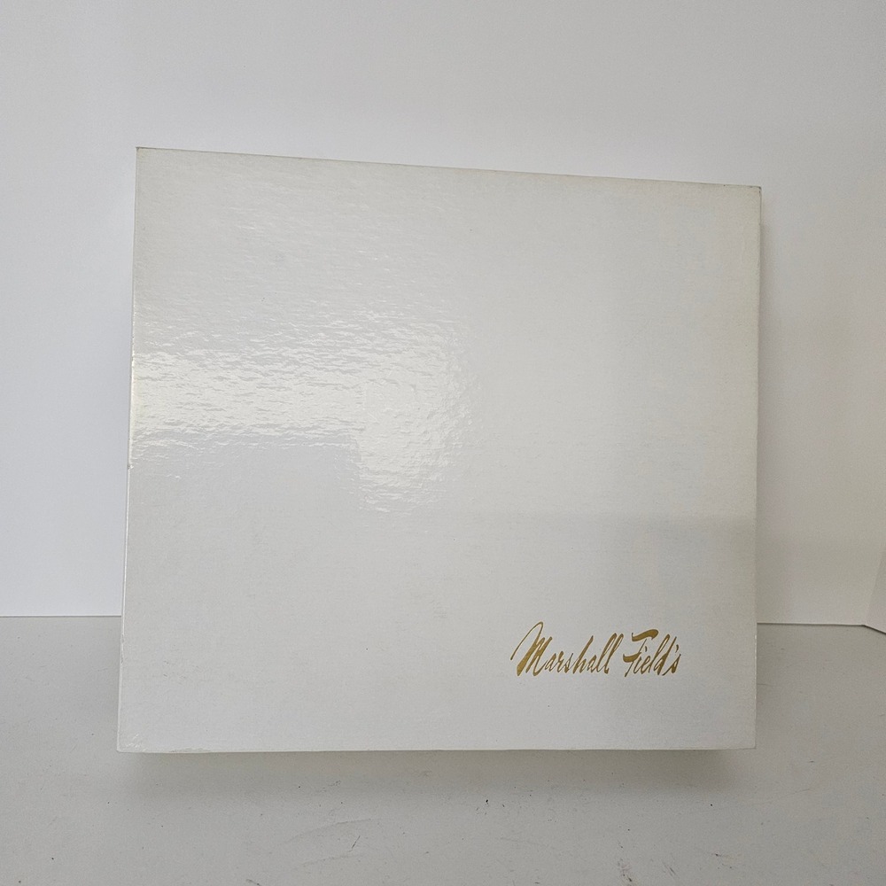 Vintage Marshall Field's White Gold Logo Gift Box Chicago Department Store Rare